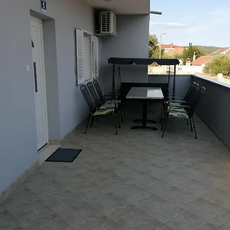 Slavica * Трогір